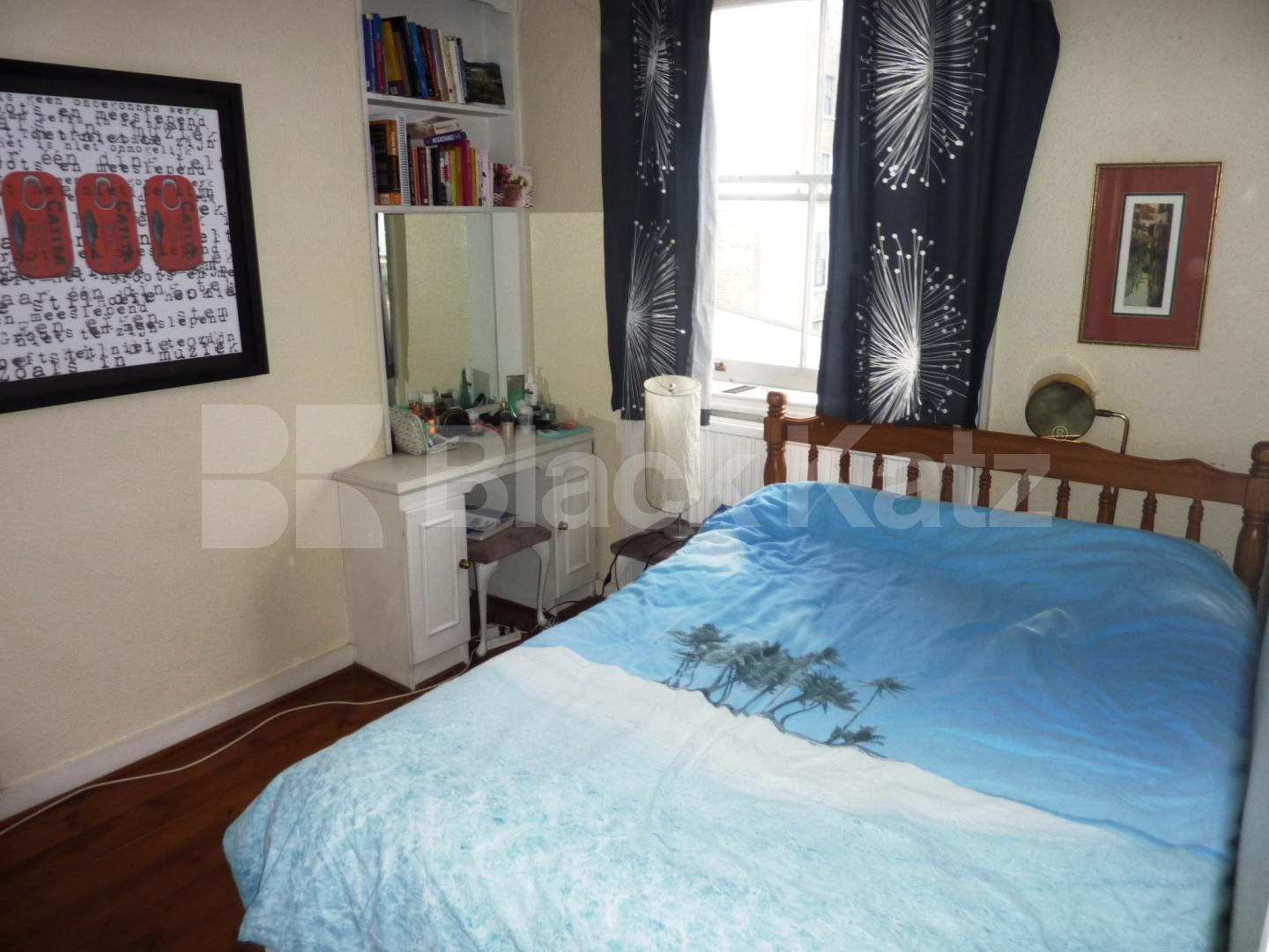 			1 MONTHS DEPOSIT SAVING YOU £700!, 2 Bedroom, 1 bath, 1 reception Flat			 Chepstow Road, BAYSWATER